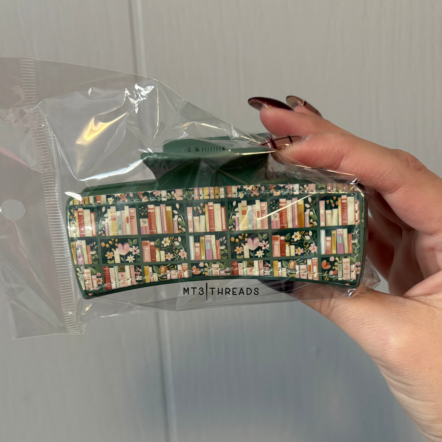 Book Shelf | Claw Clip
